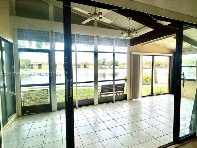 416 Briarwood Cir 2-24, Hollywood, FL 33024