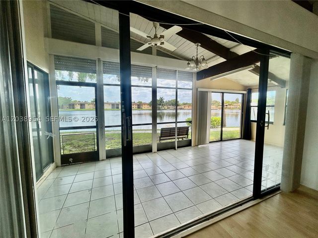 416 Briarwood Cir 2-24, Hollywood, FL 33024