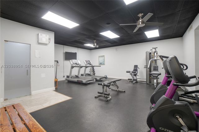 416 Briarwood Cir 2-24, Hollywood, FL 33024