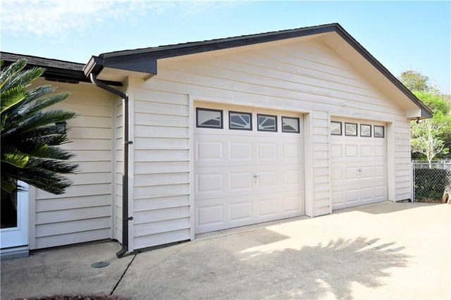 3252 Meadow Lane, Mobile, AL 36618