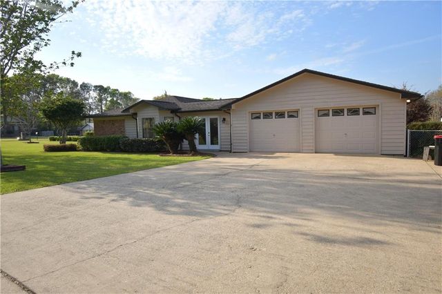 3252 Meadow Lane, Mobile, AL 36618