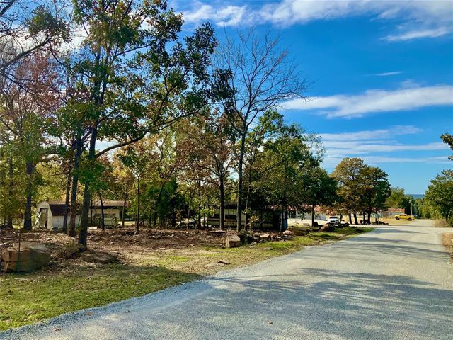 Pine Drive, Stigler, OK 74462