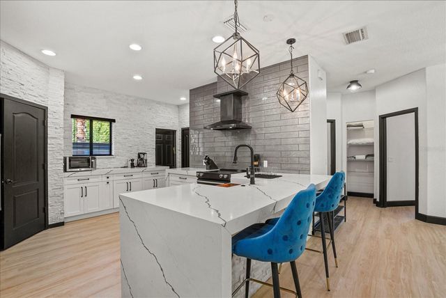 1185 S SHADE AVENUE, Sarasota, FL 34237