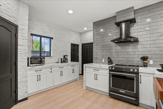 1185 S SHADE AVENUE, Sarasota, FL 34237