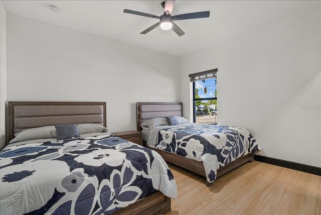 1185 S SHADE AVENUE, Sarasota, FL 34237