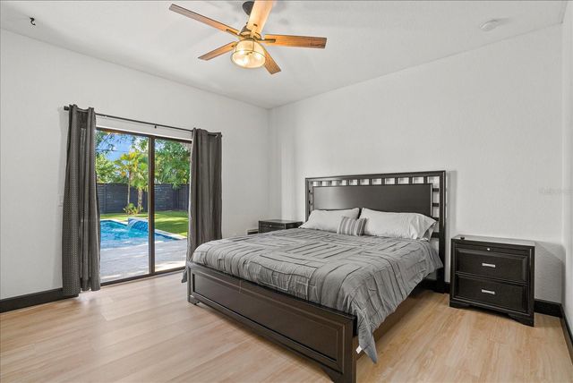 1185 S SHADE AVENUE, Sarasota, FL 34237