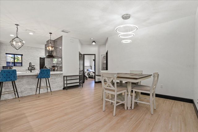 1185 S SHADE AVENUE, Sarasota, FL 34237