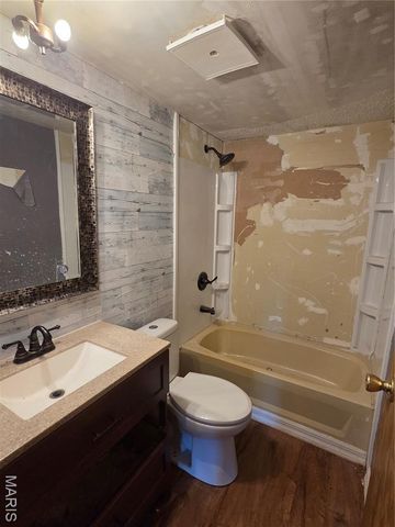 698 Ridge Road, Troy, MO 63379