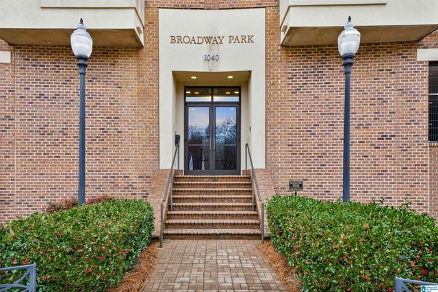 1040 Broadway Park Apt 305, Homewood, AL 35209