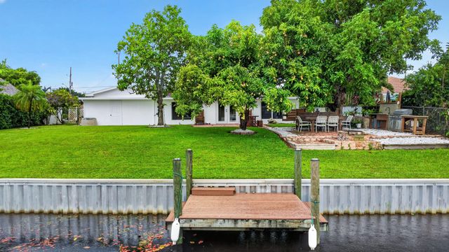 7951 W Lake Drive, Lake Clarke Shores, FL 33406