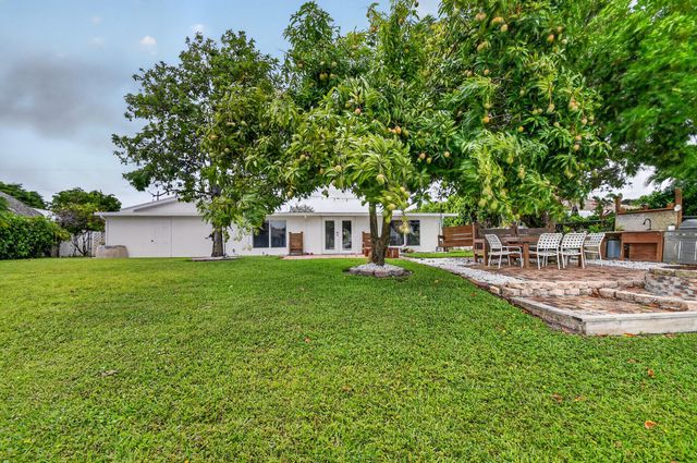 7951 W Lake Drive, Lake Clarke Shores, FL 33406