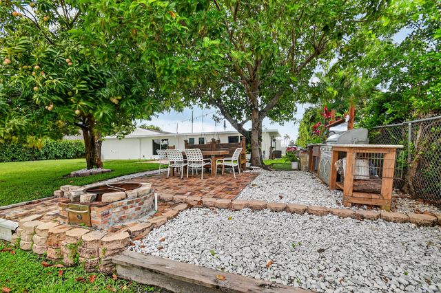 7951 W Lake Drive, Lake Clarke Shores, FL 33406