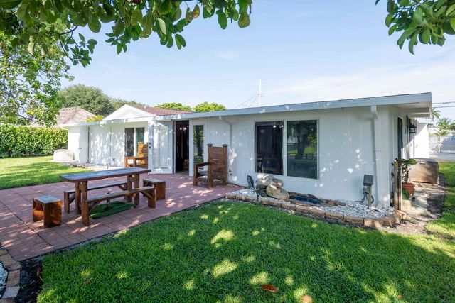 7951 W Lake Drive, Lake Clarke Shores, FL 33406