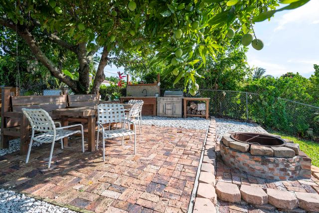 7951 W Lake Drive, Lake Clarke Shores, FL 33406