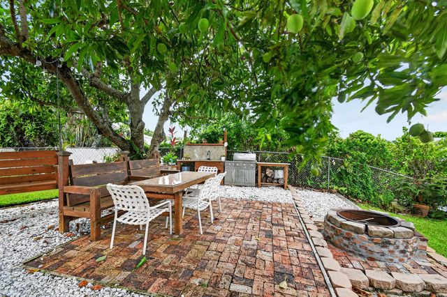 7951 W Lake Drive, Lake Clarke Shores, FL 33406