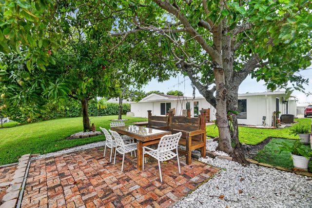 7951 W Lake Drive, Lake Clarke Shores, FL 33406