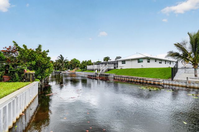 7951 W Lake Drive, Lake Clarke Shores, FL 33406