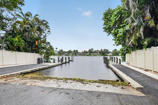 7951 W Lake Drive, Lake Clarke Shores, FL 33406