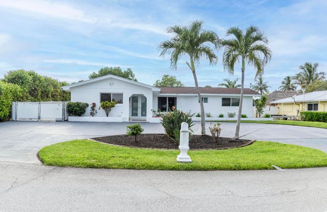 7951 W Lake Drive, Lake Clarke Shores, FL 33406