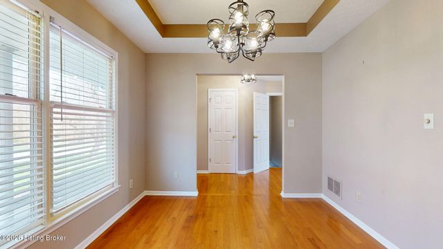 1003 Benton Ridge Dr, Louisville, KY 40245