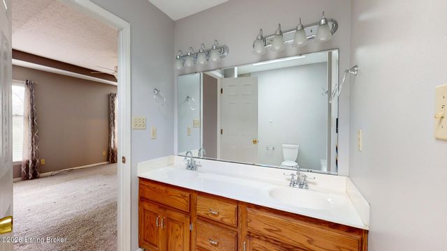 1003 Benton Ridge Dr, Louisville, KY 40245