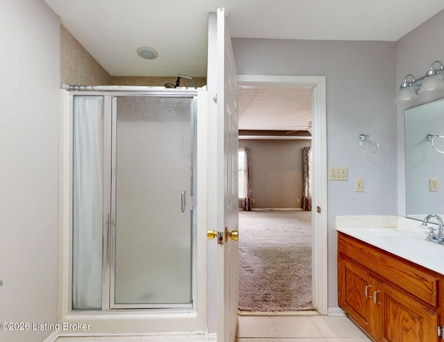 1003 Benton Ridge Dr, Louisville, KY 40245