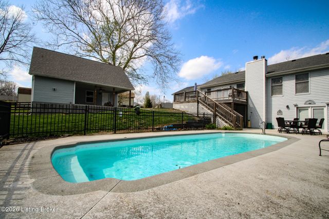 1003 Benton Ridge Dr, Louisville, KY 40245