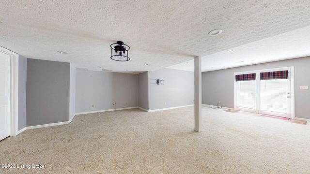 1003 Benton Ridge Dr, Louisville, KY 40245