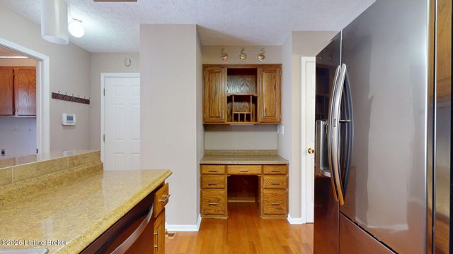 1003 Benton Ridge Dr, Louisville, KY 40245