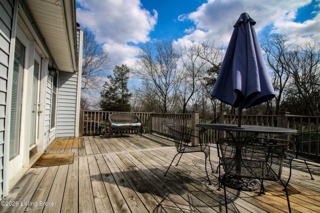 1003 Benton Ridge Dr, Louisville, KY 40245