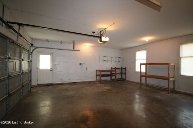 1003 Benton Ridge Dr, Louisville, KY 40245