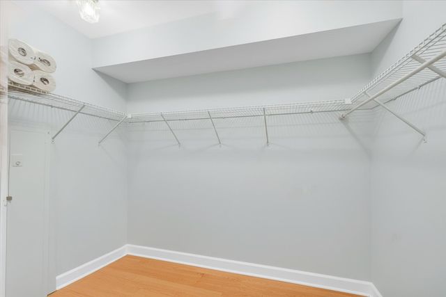 4900 Foster Street 412, Skokie, IL 60077