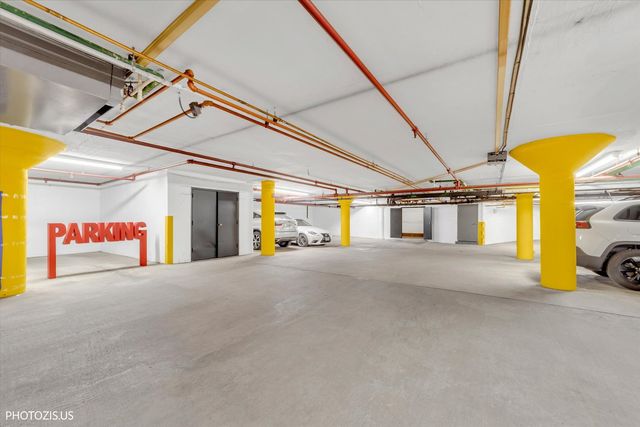 4900 Foster Street 412, Skokie, IL 60077