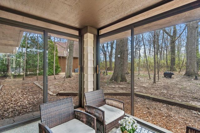 6746 35th STREET, Franklin, WI 53132