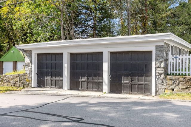 28 Homestead Avenue, North Smithfield, RI 02896