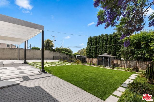 5853 S La Brea Avenue, Los Angeles, CA 90056