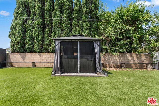 5853 S La Brea Avenue, Los Angeles, CA 90056