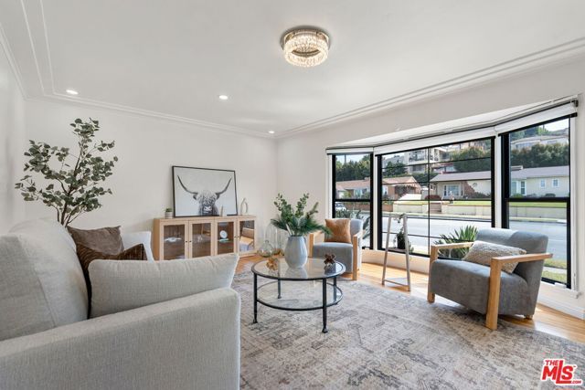 5853 S La Brea Avenue, Los Angeles, CA 90056