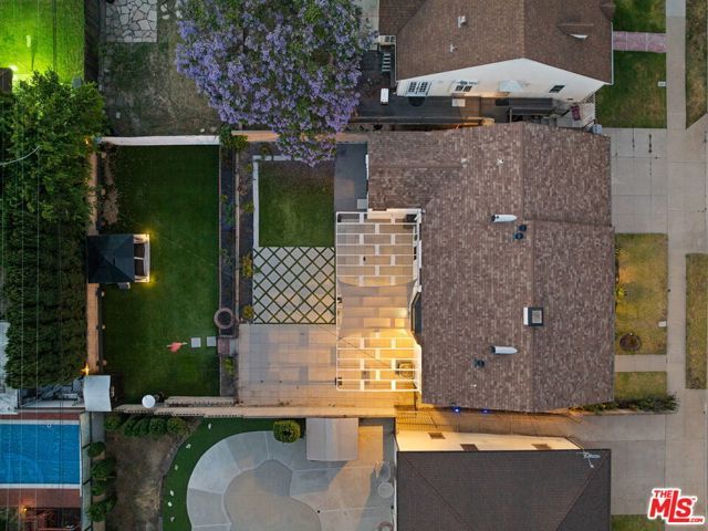 5853 S La Brea Avenue, Los Angeles, CA 90056