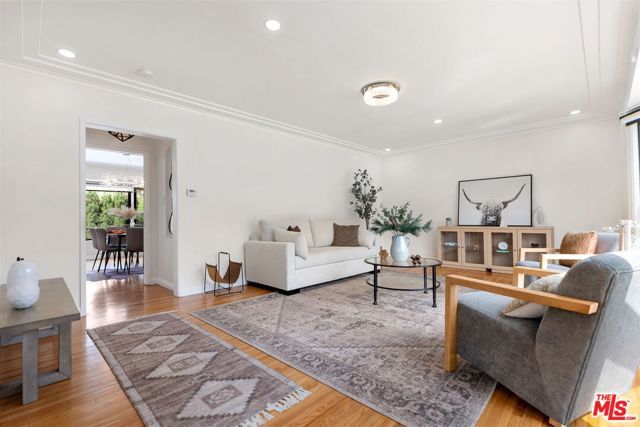 5853 S La Brea Avenue, Los Angeles, CA 90056