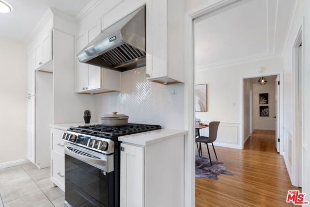 5853 S La Brea Avenue, Los Angeles, CA 90056