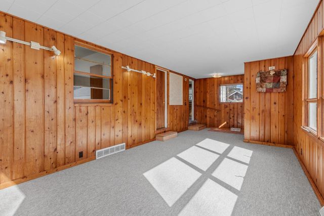 673 2nd Avenue N, Bayport, MN 55003