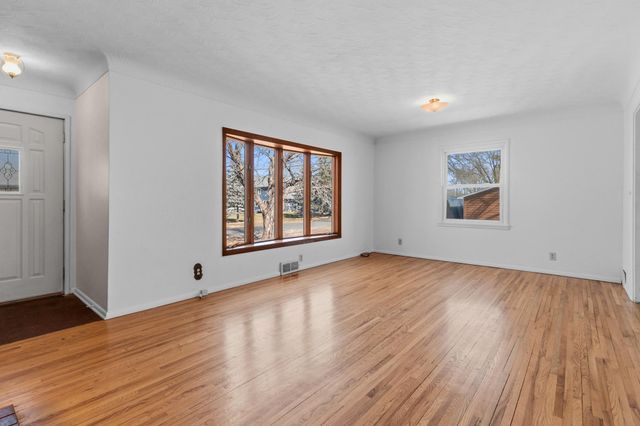 673 2nd Avenue N, Bayport, MN 55003