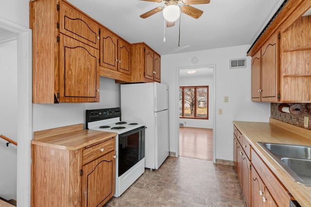 673 2nd Avenue N, Bayport, MN 55003