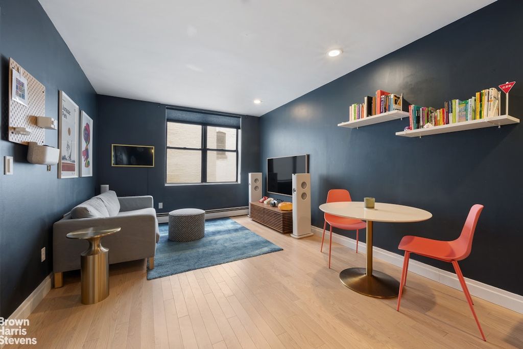 788 9th Ave Apt 4C, New York City, NY 10019