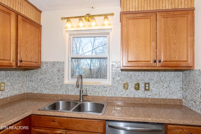 6324 Gateway Lane, Knoxville, TN 37920