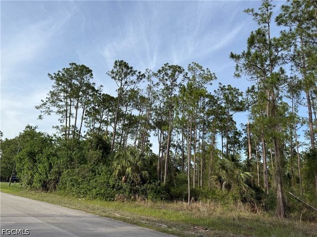 2202 Truman AVE, Alva, FL 33920