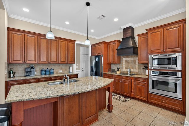 377 SYDNEY Drive S, Prattville, AL 36066