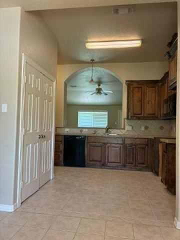 910 Old Angleton Road, Clute, TX 77531