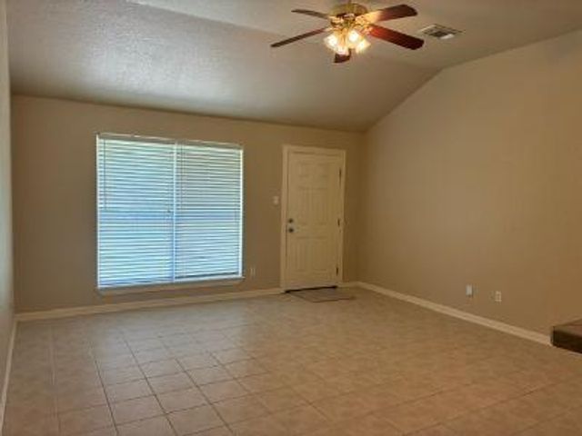 910 Old Angleton Road, Clute, TX 77531